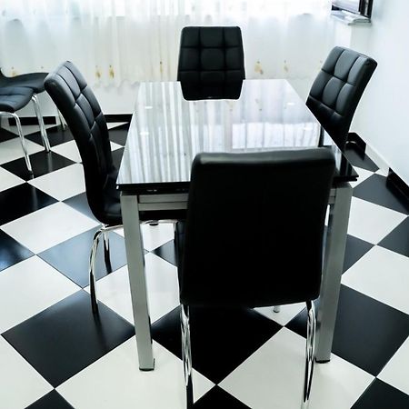 דירות גורה הומורולווי Apartament Luxury מראה חיצוני תמונה
